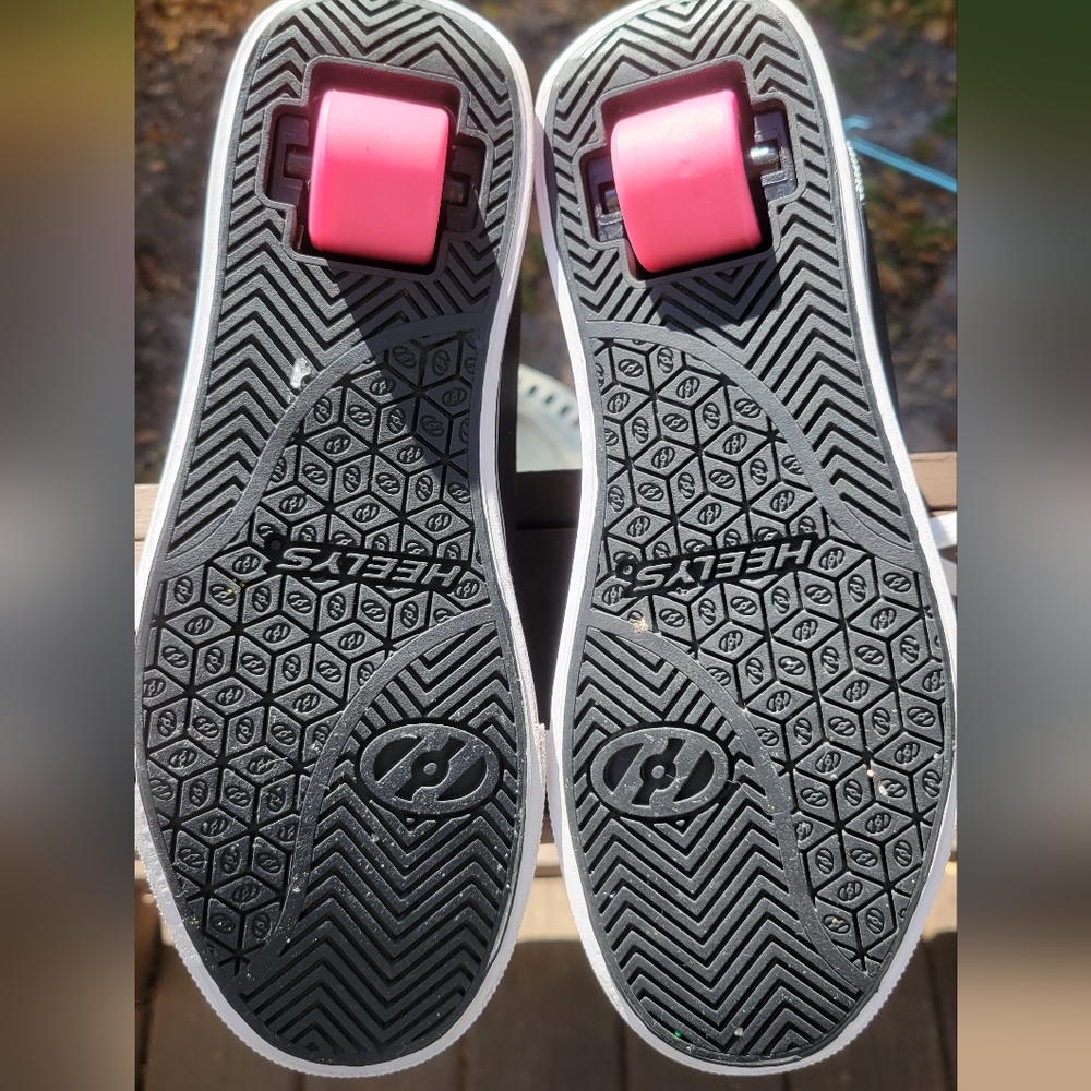 Girls Heelys - Picture 5 of 10